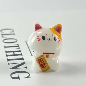 Wholesale Custom Miniature Resin Crafts Lucky <strong>Cat</strong> Table <strong>Figurines</strong> for Kids Parties Car Hanging &amp; Garden Board Decor - Product Image 5