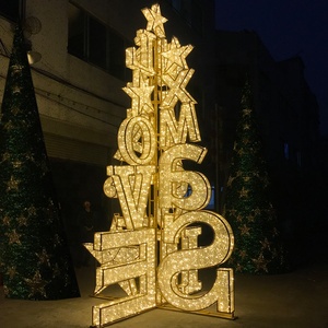 Árbol de Navidad Comercial LED para Exteriores, Luces con Motivo de LOVE XMAS en PVC, Decoración Gigante con Letras Doradas de XMAS para Centros Comerciales - Product Image 2