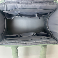 Sac de maquillage de voyage gonflé de couleur macaron avec logo personnalisé en gros, organisateur de cosmétiques imperméable avec porte-pinceaux pour femmes