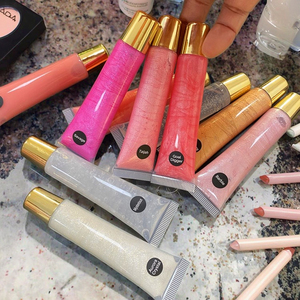 Lipgloss Berkualitas Tinggi Mengkilap Pigmentasi Tinggi Tabung Tekan Melembapkan Label Pribadi <span class=keywords><strong>Lip</strong></span> <span class=keywords><strong>Gloss</strong></span> - Product Image 2