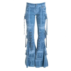 Jean cargo en denim coupe droite style YK2 pour femme, bleu délavé, évasé avec anneaux métalliques - Product Image 1