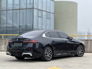 2024 B MW <span class=keywords><strong>i5</strong></span> Bielorrusia coches usados eDrive35L Premium M Sport Package Sedan New Energy Electric Car 35L 530km Range Used Car 24000 km - Product Image 4