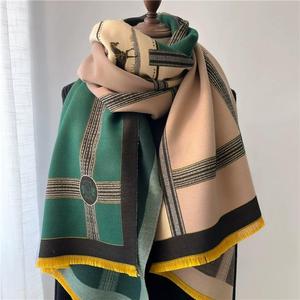 Écharpe longue réversible en polyester pour femme, châle chaud d'hiver, idéal pour le quotidien, cadeau élégant pour femme, grande écharpe couverture - Product Image 3