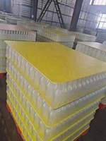 Panneau de séparation en plastique ondulé PP à 4 soudures latérales pour palettes de bouteilles, idéal pour les canettes en verre et les boissons - Vente en gros