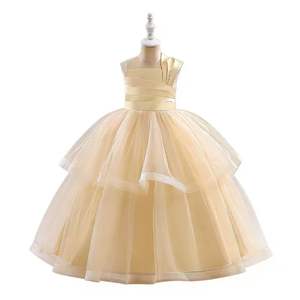 Magnifique robe de soirée de princesse pour les spectacles sur scène et les récitals de piano, les événements d'anniversaire et les réceptions. - Product Image 3