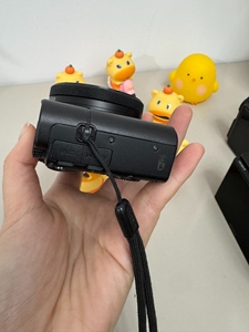 Appareil photo de poche Sony DSC-RX100 M5 20,1MP 4K Appareil photo compact haut de gamme - Product Image 2