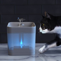 Fontaine d'eau pour animaux de compagnie 2,2 l fontaine à boire automatique avec lumière LED