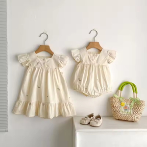 Zomer Nieuwe Baby Romper Geborduurde Bloemen Meisjes Jurkjes Schattige Babykleding - Product Image 1