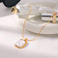 Collier pendentif pour femme tendance, chaînes en acier inoxydable plaqué or, breloques étanches incrustées de perles