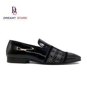 Chaussures habillées Oxford de luxe pour hommes en cuir brillant de haute qualité, faites à la main, durables, à motif spécial, personnalisables avec logo du fabricant - Product Image 2