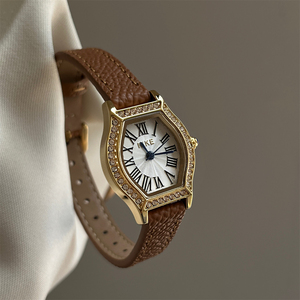 IEKE Tonneau-Shaped Arabic Numeral Dial Women's Retro Quartz <b>Watch</b> Simple Design Alloy <b>Case</b> 38mm Leather Strap Day/Date Display - Product Image 1