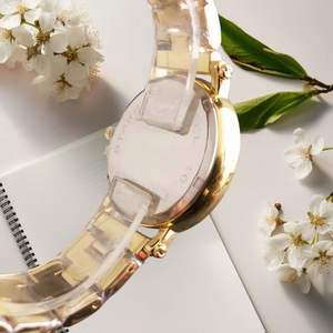 Reloj de Cuarzo para Hombre de Acero Inoxidable, Esfera de 40 mm, Caja de Aleación, Correa de Silicona, Cristal Resistente al Agua - Product Image 6