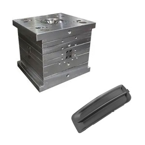 Conception de moules d'injection plastique sur mesure de précision OEM pour pare-chocs avant droit de voiture - Product Image 1