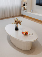 Table basse de salon de style français pour usage domestique, en quartzite couleur crème, design inspiré des designers, minimaliste et moderne, forgée