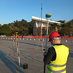 ชุดฐาน GNSS RTK รุ่น GEO-POSITION G6 1408CH 8mm+1ppm IP68 พร้อมตัวควบคุม Q5 สำหรับงานสำรวจที่ดิน - Product Image 1