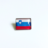 Épinglette en émail personnalisée avec le drapeau national de Singapour pour souvenir de voyage en Asie du Sud-Est, compétition sportive, club scolaire et cadeau de fête