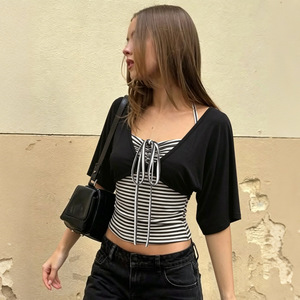 Conjunto de Duas Peças: Top Halter Listrado Deslumbrante e Cardigã Curto com Mangas Morcego e Amarração, Ajuste Slim, Estilo Casual - Product Image 4
