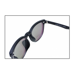 Lunettes <span class=keywords><strong>de</strong></span> soleil optiques Full Drop Shipping Lentille colorée polarisée Lunettes ultra légères Walks PC TR90 Clip magnétique - Product Image 2