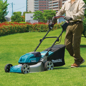 <span class=keywords><strong>Tondeuse</strong></span> à gazon sans fil <span class=keywords><strong>Makita</strong></span> DLM460Z 18V, moteur sans balais, largeur de coupe 460 mm, hauteur de coupe maximale 75 mm, 1450 W, alimentée par <span class=keywords><strong>batterie</strong></span> au lithium - Product Image 3
