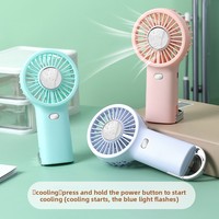 Nouveau ventilateur portable simple en plastique, mini-ventilateur de bureau USB rechargeable à 3 vitesses pour dortoir et bureau, vente en gros