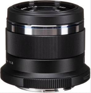 Objectif OM SYSTEM M.Zuiko Digital 45mm F1.8 Noir pour appareil photo Micro Four Thirds non plein format, design compact, magnifique bokeh, lumineux - Product Image 1