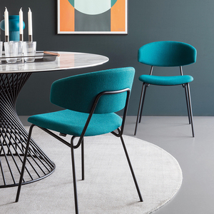 <span class=keywords><strong>Chaise</strong></span> de salle à manger <span class=keywords><strong>scandinave</strong></span> moderne avec dossier en fer <span class=keywords><strong>et</strong></span> cuir de luxe léger style <span class=keywords><strong>bois</strong></span> massif pour maison ou chambre design - Product Image 2