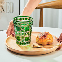 Verre à whisky, bière ou eau minimaliste et coloré en verre sodocalcique, avec motif en relief à carreaux, sans poignée ni couvercle, monocouche