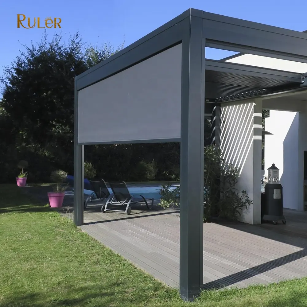 Aangepaste Outdoor Verticale Drop Luifel Smart Jaloezieën Balkon Veranda Pvc Gemotoriseerde Rolgordijnen Shades Voor Building