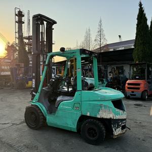 Chariot élévateur d'occasion Mitsubishi en promotion, 3,5 tonnes, 5 tonnes, fabriqué au Japon, moteur diesel d'origine, tout-terrain, mât multi-sections, fourche 1000x200mm, capacité de charge 1000mm - Product Image 3