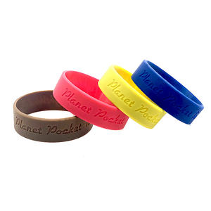 Pulseras de silicona lisas de color personalizado Pulseras en relieve con logotipo personalizado Cantidad ilimitada Pulsera de silicona para equipo de fútbol - Product Image 5