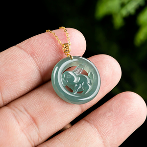 Pendentif lapin du zodiaque en jadéite bleue naturelle de qualité A, monture en or 18 carats avec pendentif en pierre précieuse de jadéite de qualité glace. - Product Image 4