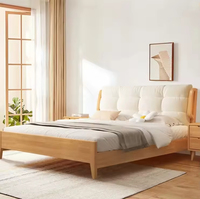 Lit plateforme en bois massif nordique, dossier souple, lit double, lit queen, lit king, rangement, écologique, durable, luxe léger, hôtel moderne