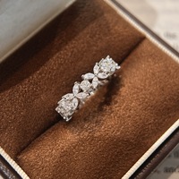 Bague Éternité Florale en Moissanite, Argent 925 Plaqué Or Blanc, Bague Empilable de Mariage pour Femme, Cadeau