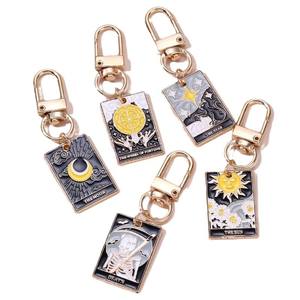 5pcs经典塔罗牌太阳月亮珐琅钥匙扣神秘猫钥匙圈情侣友谊礼品万圣节手工饰品 - Product Image 6