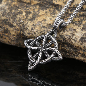 Collier pendentif nœud celtique en acier inoxydable Yunnique pour homme, chaîne couleur acier, bijoux tendance - Product Image 4