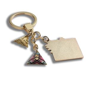 Llavero de Metal con Colgante de Pirámide de Dragón de Dibujos Animados en 3D, Esmalte Suave, Recuerdo, Regalo - Product Image 6