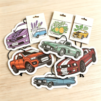 Diffuseur de parfum en forme de voiture de dessin animé à suspendre, clip désodorisant longue durée, parfum à évaporation naturelle, décoration intérieure de voiture
