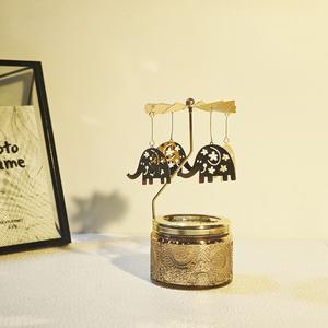 Vente en gros <span class=keywords><strong>de</strong></span> bougies parfumées à la cire <span class=keywords><strong>de</strong></span> soja Lampe <span class=keywords><strong>de</strong></span> marche rotative Logo personnalisé Bougie d'aromathérapie transfrontalière Ornement Coffret cadeau Noël - Product Image 4