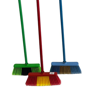 Ensemble de vadrouille et pelle à poussière en plastique avec brosse à poils souples tête de balai en matériau PET sur manche en bois pour le nettoyage de la maison - Product Image 1