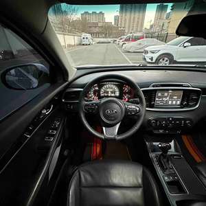 SUV de luxe d'occasion <span class=keywords><strong>Kia</strong></span> <span class=keywords><strong>Sorento</strong></span> 2018 <span class=keywords><strong>Sorento</strong></span> L 2.4L Essence 4x4 Véhicules fabriqués en Corée Conduite à gauche Haute performance <span class=keywords><strong>Kia</strong></span> Voiture d'occasion - Product Image 2