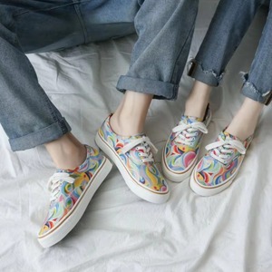 Zapatillas <span class=keywords><strong>de</strong></span> Lona Nuevas <span class=keywords><strong>de</strong></span> Primavera para Hombre <span class=keywords><strong>y</strong></span> Mujer, Zapatillas <span class=keywords><strong>de</strong></span> Skate con Graffiti Arcoíris para Parejas - Product Image 2