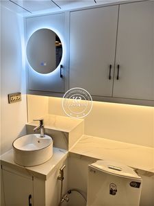 บ้านแคปซูลอวกาศขนาดเล็กสุดหรู แบบเคลื่อนย้ายได้ ห้องนั่งเล่นสไตล์ Apple Cabin บ้านคอนเทนเนอร์ - Product Image 3