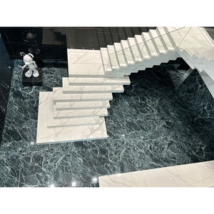 Escalier intérieur en pierre de quartz artificiel décoré avec une dalle de quartz blanc avec des comptoirs en quartz Karaka veine grise - Product Image 4