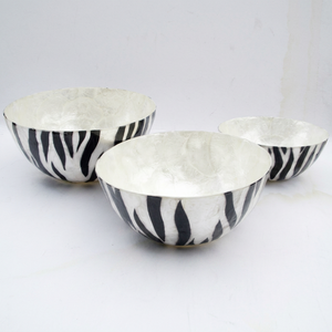 Cuencos Bohemios Hechos a Mano con Conchas de Capiz Pulimentadas y Decoración de Resina para Servir Comida, 0.3 kg - Product Image 1