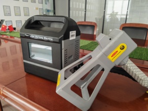 Máquina de Marcado Láser de Fibra Portátil para Neumáticos de Automóvil, Máquina de Marcado Láser de Fibra para Impresión de Barcodes, Fácil de Usar, Ligera - Product Image 6