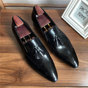 Zapatos de hombre de cuero con punta en pico, estilo inglés, de piel auténtica de vaca de primera calidad, diseño grabado a la moda, mocasines formales. - Product Image 6
