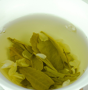 Feuille de thé vert jasmin aromatisée baihao séchée naturelle crue - Product Image 6