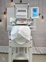 Machine à coudre et à broder informatisée à 1 tête avec petit cordon plat et tête unique avec dispositif de verrouillage du fil