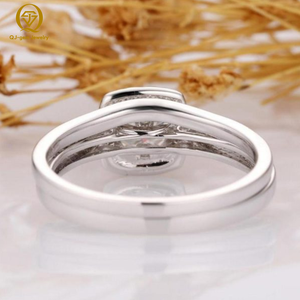 Bague en diamant de laboratoire de haute clarté, taille brillant ronde, forme carrée, design classique, certifiée IGI, en platine, idéale pour un cadeau - Product Image 2