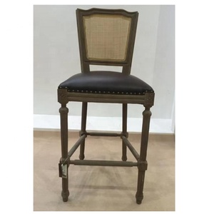 Tabouret haut moderne en cuir noir avec cadre en bois massif et dossier en rotin Chaise de salle à manger haute pour meubles de maison - Product Image 1